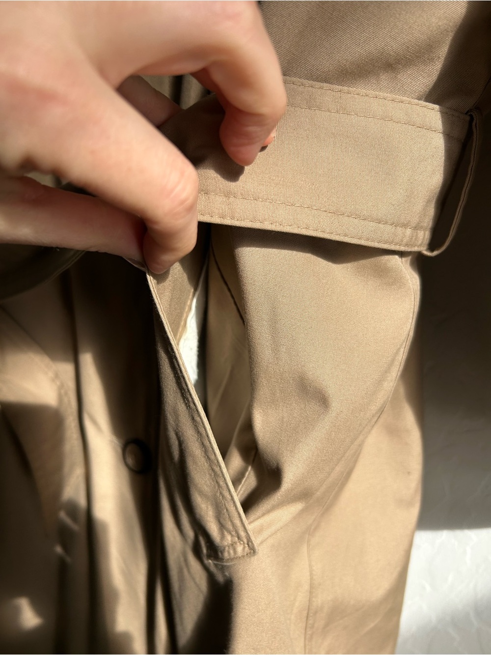 Women’s Size 10 Vintage London Fog Beige/Tan Classic Trench Coat with Belt - Picture 8 of 16